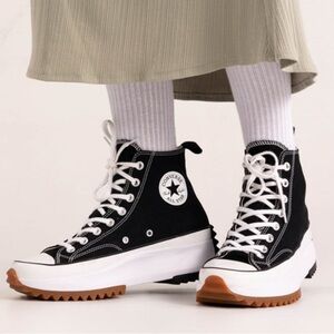 Converse Run Star Hike Platform Sneaker Black and White | Size 9.5 Women’s